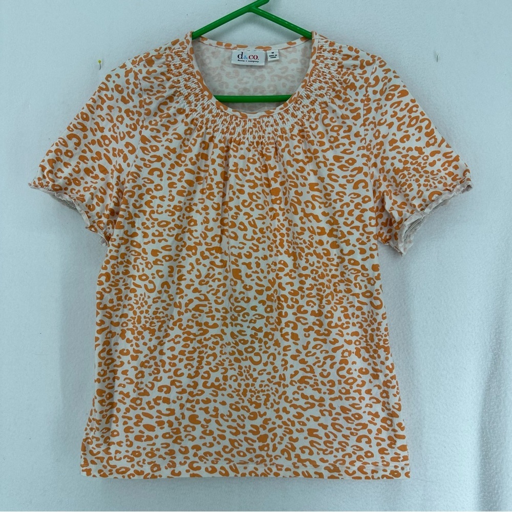 D & Co Cheetah Print Short Sleeve Shirt Women’s M Orange